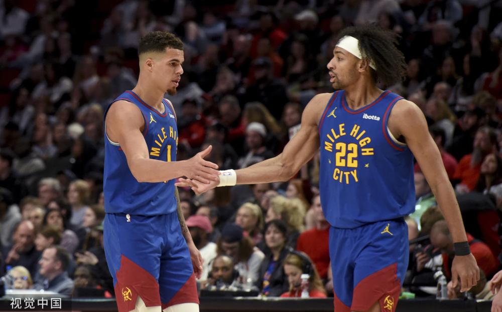 在决赛中脱 在决赛中脱