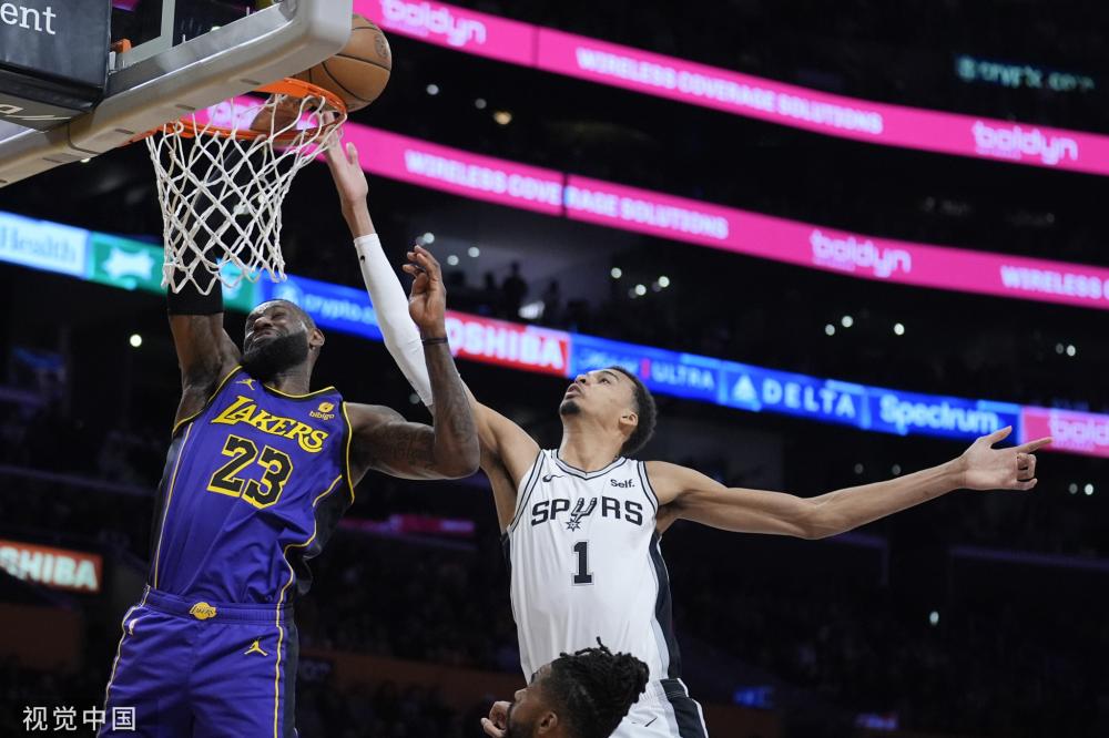 也反映出球 也反映出球