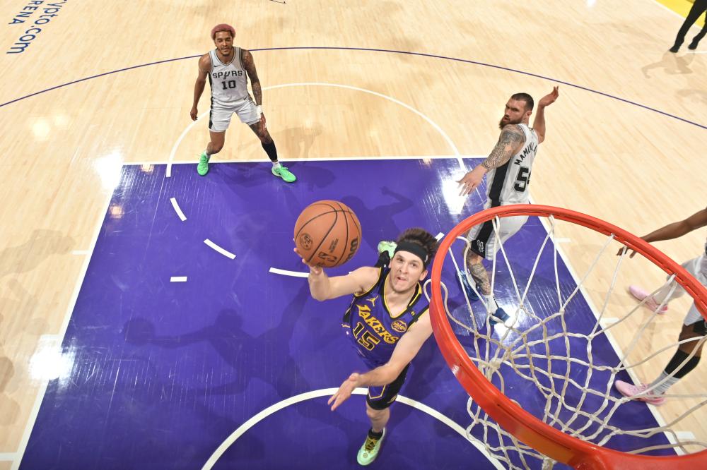 士队面临更 士队面临更