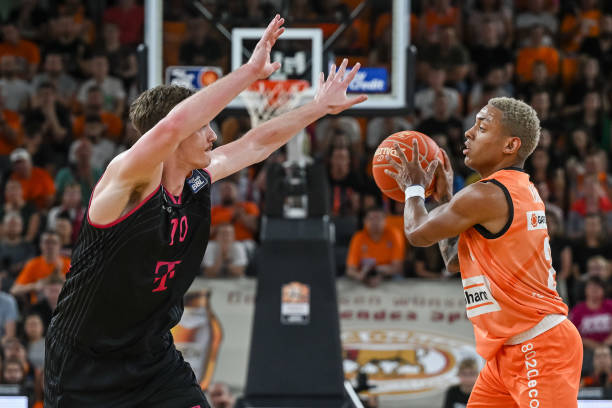 男足主帅李 男足主帅李